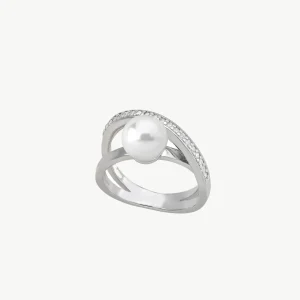 Изысканное кольцо с белым жемчугом и цирконом