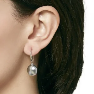 Короткие серые серьги Nuada